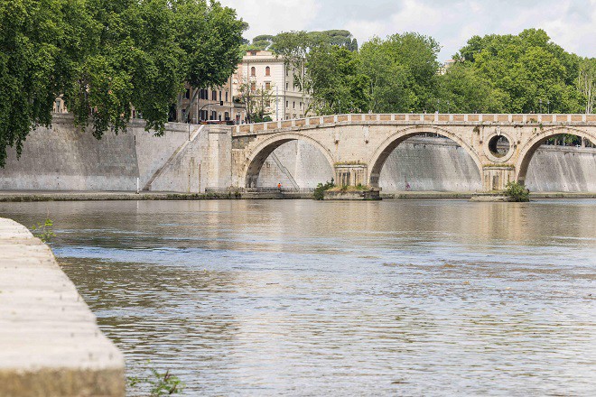 Riva destra del Tevere, nuove banchine e muraglioni